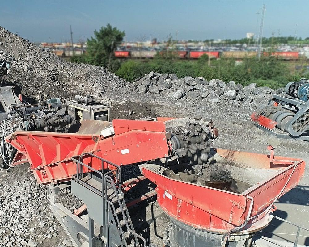 Crushed Concrete Machine | CUMO | Carrière Urbaine Montréal Ouest